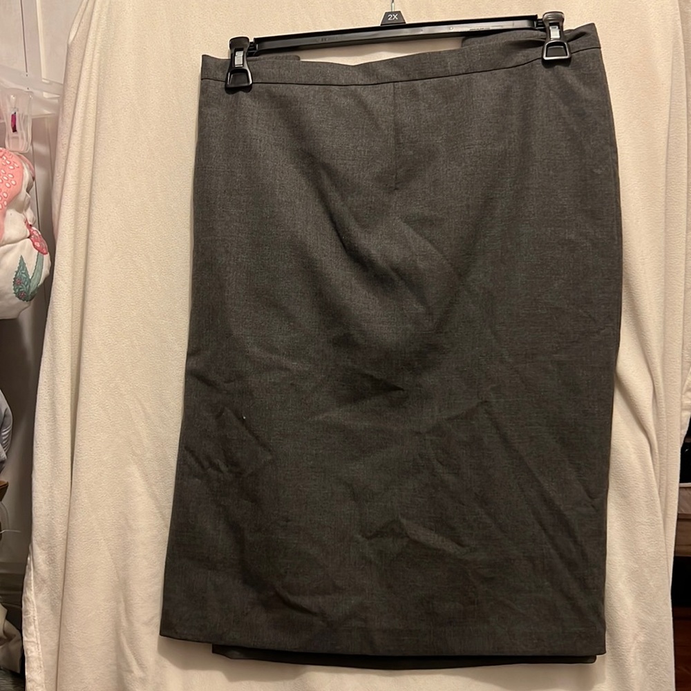 NWT pencil skirt with back slit, and zipper closure
